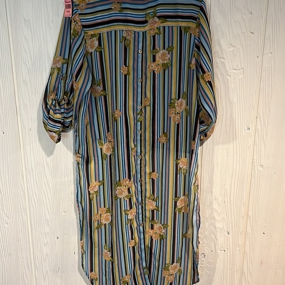 Mileage BLOUSE WITH TIE WAIST AND LONGER SHIRT TAIL BACK size.XL - Picture 5 of 12